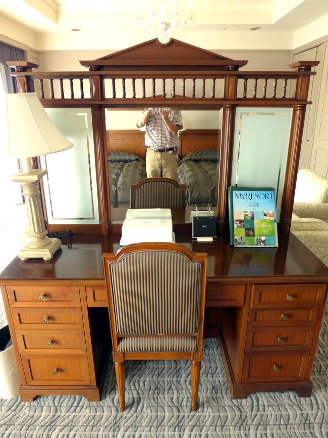 デスク周り　<br /><br />残念ながらインターネットの環境はありません