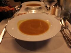 夕食は、Gruuthuse Hofで。ここはツーリストメニューもあってお手頃です。