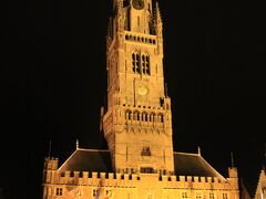 ライトアップされた鐘楼。明日、登れるかな？