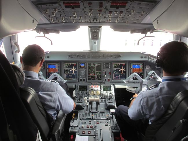 コックピットの写真を撮ってもイイ？<br />　と聞いたら、キャプテンはアミーゴだった！