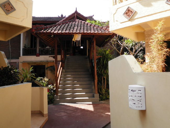 さっそくお部屋にごあんなーい　!(^^)!<br /><br />歩くこと歩くこと　エントランスから遠いです<br />・・・ホテルはやっぱりこじんまりしているに限ります。