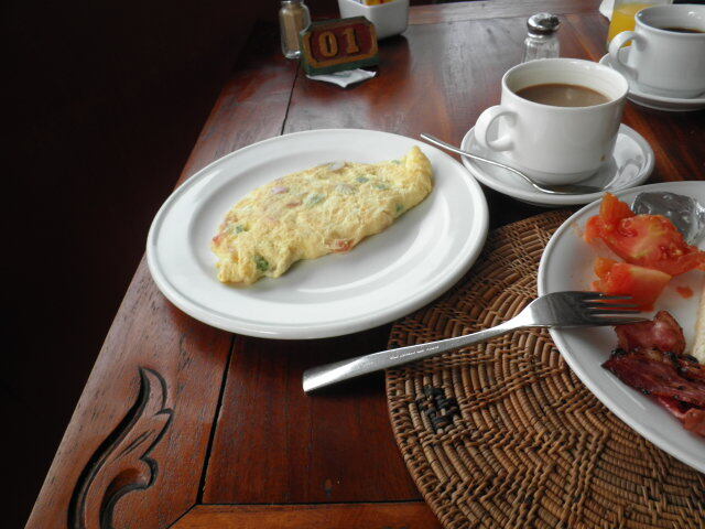 同じ予算なら<br />ベッドルーム、マンディ（風呂場＆トイレ）、プール、朝食、立地で<br />総合的に判断して決めるぢゃないですか？<br />こんなダメダメ当たったことないっす・・・