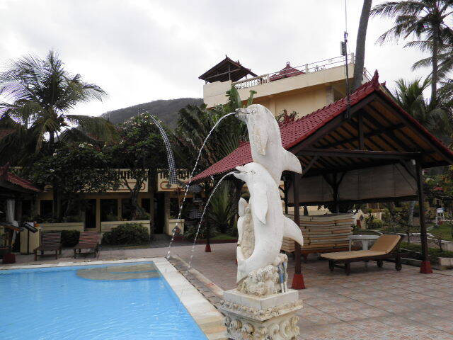 ルンバルンバ（いるか）のオブジェは　<br />文句なくかわいいですよ。