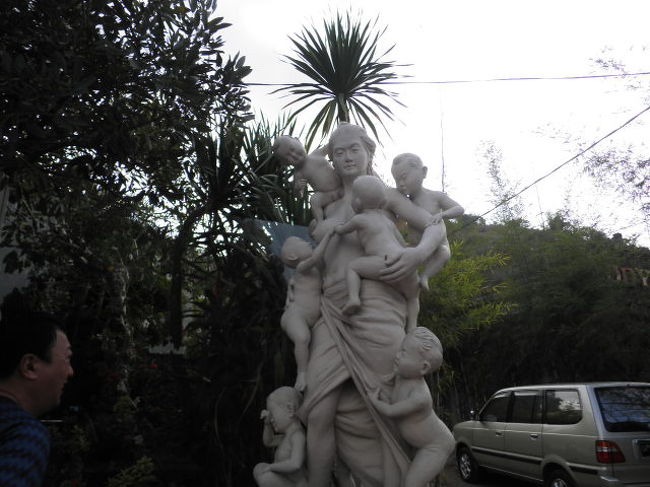 ミッション４　余力があれば　<br />チャンディダサのホワイトサンドビーチへ<br /><br />残念感がぱねーので元気が全然ありません。<br />ピックアップを12：00にしました。<br />それまでホテルのプールでごろごろすることにしました。(^_^;)