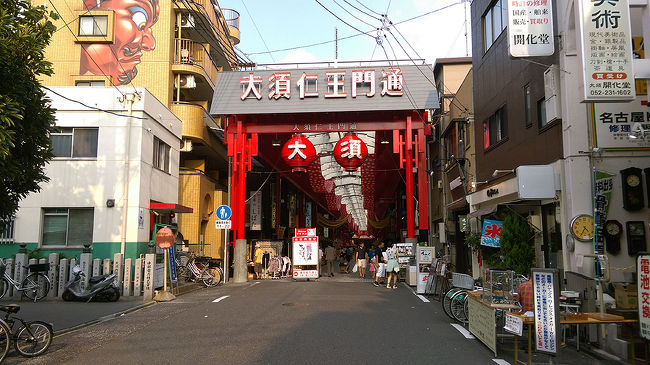 ●大須仁王門通り＠大須観音界隈<br /><br />観音通りと並行しているこの通り。<br />名古屋を代表する商店街です。