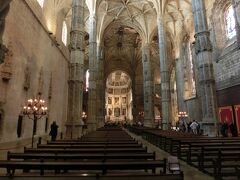 ジェロニモス修道院のサンタマリア教会の中に入ってみましょう。