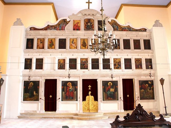 内部はモダンでキレイ過ぎて味わいがないぞー