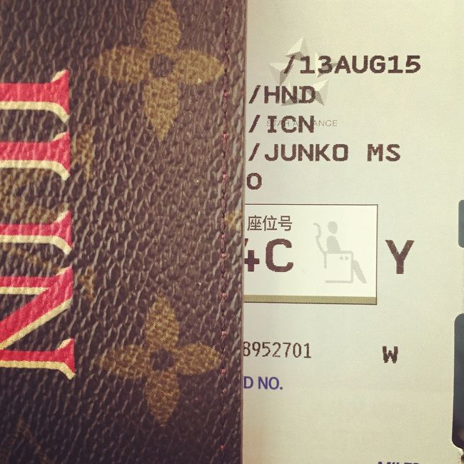 いつもの早朝バスに乗ろうと思ったけれど相方が車で送ってくれることに。<br />やっぱりバスより相方の運転の方が早いｗ<br />そして前の晩からアシアナアプリでチェックインしてたので、荷物を預けるだけで済むので時間も短縮です！<br />アシアナアプリ、ほんとに便利〜♪