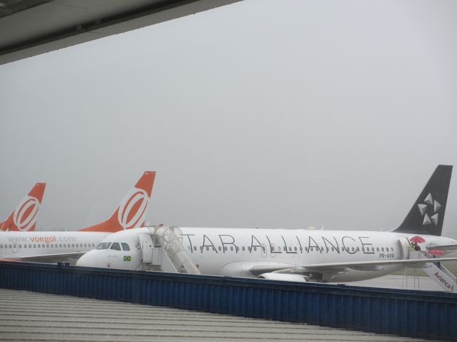 スタアラ…TAM（テーアーエミ）？<br /><br />違いまっせ！、AVIANCA BRASIL（アヴィアンカ）、シャペコー行き