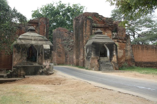 ９世紀の城壁の門、タラバ門