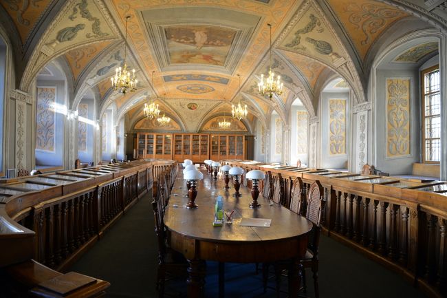 ヴィリニュス大学の古書室です。19世紀のものだそうです。