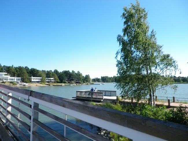 湖が見えます。<br />湖を渡る遊歩道？もコースです。