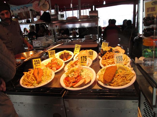 フィッシュ＆チップスがなんでこんなに高いの？<br />NOK250（￥３８００くらい）<br />匂いだけ頂いて退散