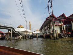 水上集落のモスク