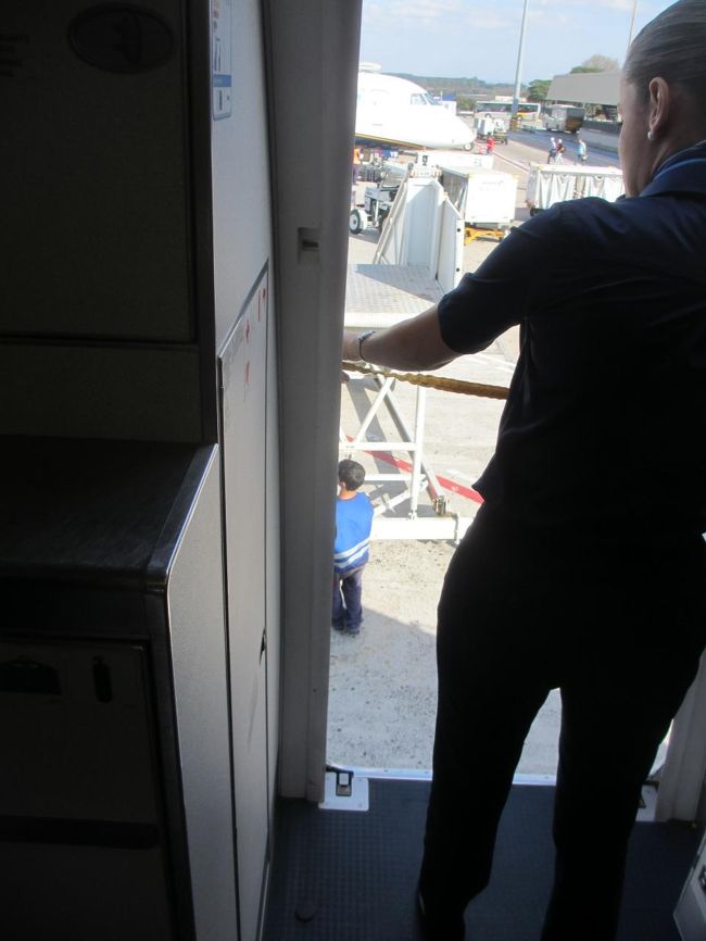 高さは２ｍ５０ｃｍぐらい<br /><br />飛び降りるのは危険でも手でぶら下がれば安全感覚