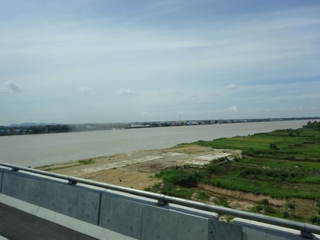 そしてメコン川の雄大な姿が