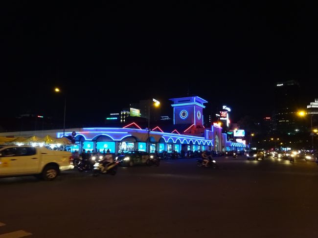 ベンタイン市場へ