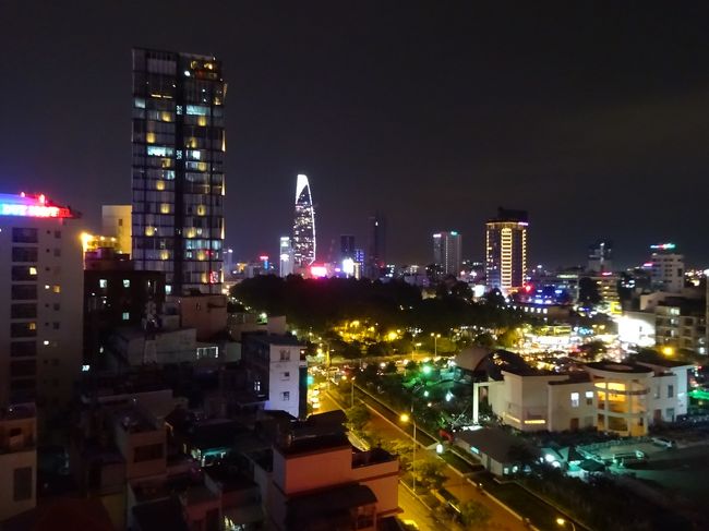 そんな夜景を眺めながらホテルへ<br />帰って来ました<br />明日の夜はもう帰国<br />それまで一日如何しようかな〜