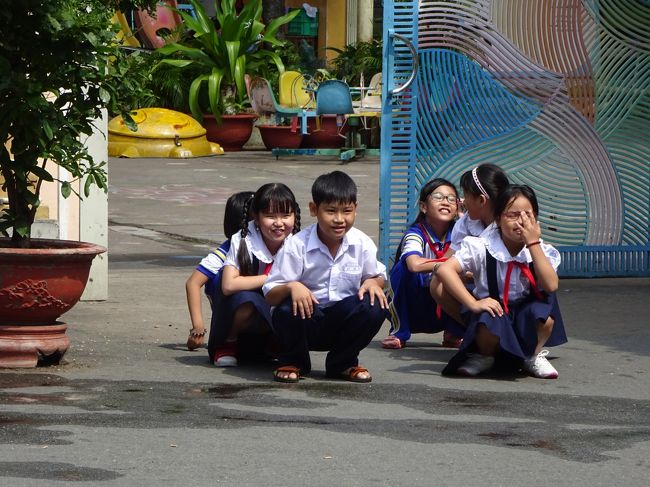 参っている？子供達を尻目に