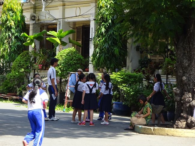 そして授業中の子供達を見ながら