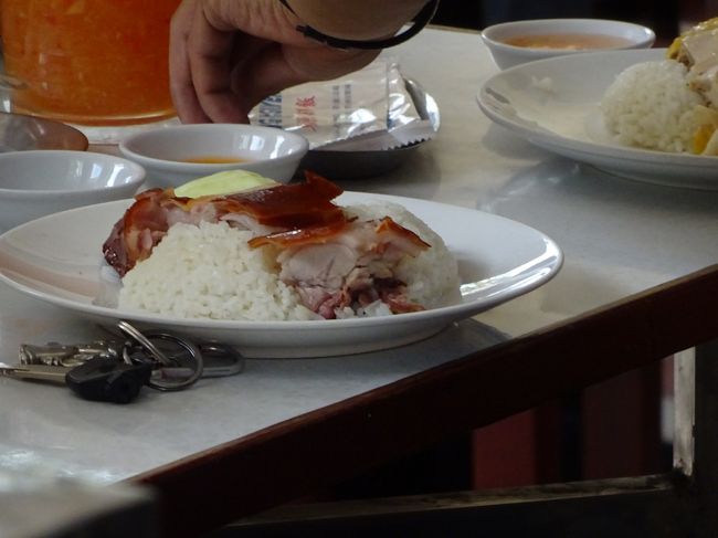 これがその鳥ごはん<br />地元の人に写させて貰いました<br />一皿20000ドン