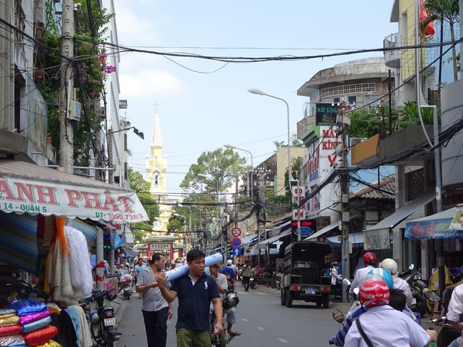 お昼にはまだ早い為食するのを諦めて<br />歩き始めます