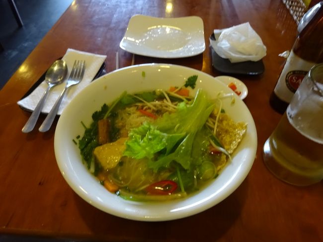 そしてヘルシーな野菜のフォーで昼食