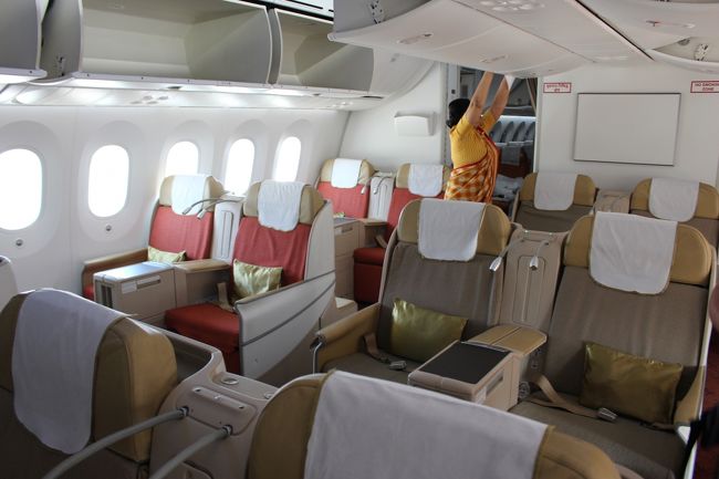 エア インディア ビジネスクラス搭乗記 関空 香港 デリー Air India Ai 15 8 デリー アグラ デリー インド の旅行記 ブログ By Megさん フォートラベル