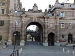 国会議事堂。風格ありますね。