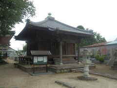 密弘寺不動堂．こちらのお寺は鎌倉時代の創建とされる．
不動堂は1840年築，宝形造，国登録有形文化財．