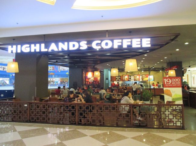 「ハイランズコーヒー」見っけ！。ハノイで行きたかったカフェ。入ります！。