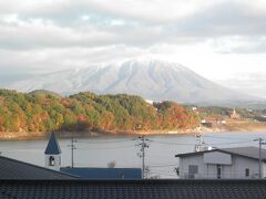 2013/10/28　つなぎ温泉ホテル紫苑からの眺め

７時前の岩手山・・・
朝日が当たって綺麗でした！！
