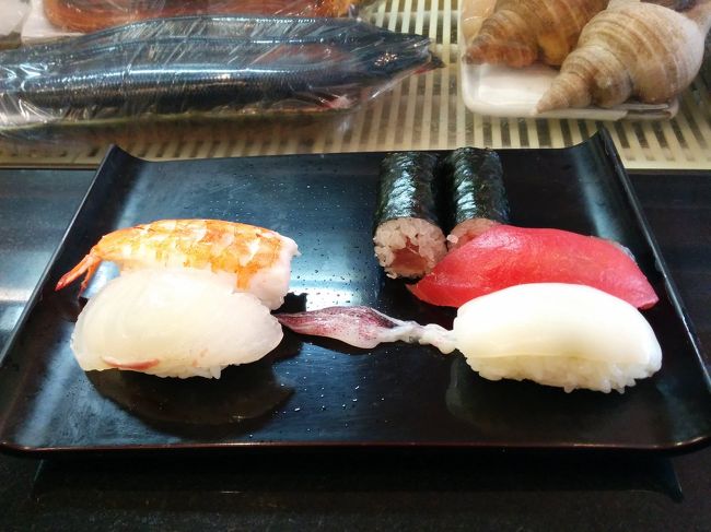 握り４貫<br />マグロ、イカ、タイ、エビ