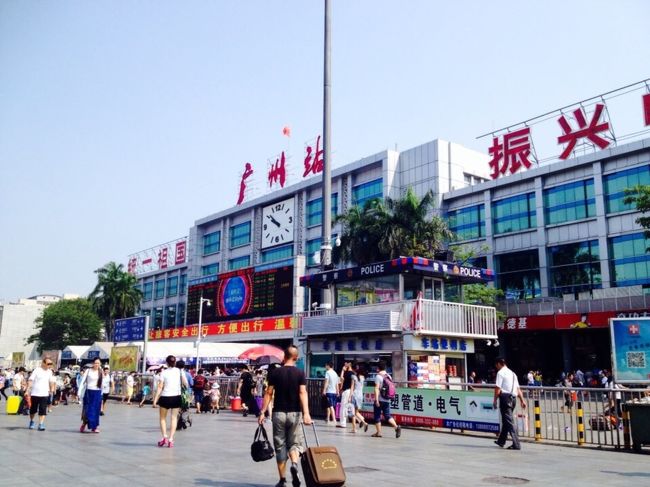 広州駅からバスで珠海に<br />そこからゴンベイのイミグレ使ってマカオに入る予定<br /><br />広州駅前のいつものホテルから出発<br /><br />バスターミナルまでは広州駅から徒歩で可能