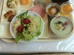 2日目朝の朝食バイキング。

ちなみに宿泊先は〝山水館川湯まつや〟ですが、食事は〝山水館川湯みどりや〟へと食べに行きます。

8：50発（343.7km）