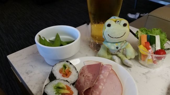 インボラのアップげグレードではANAのラウンジを使用できないようで、ユナイテッドのラウンジを利用しました。