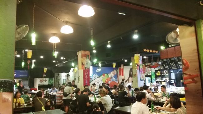 台風の中、ほぼ満席です。