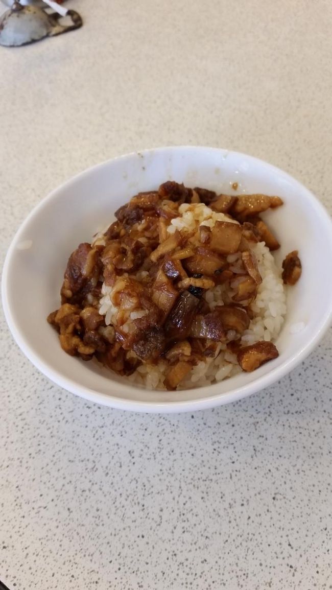 ホテルに戻って、ルーローハン