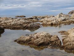 村上市

（笹川流れ）ここから１１キロほど、奇岩の並ぶ海岸が続くそうです。

強い風と荒波が作り出した自然の造形美。