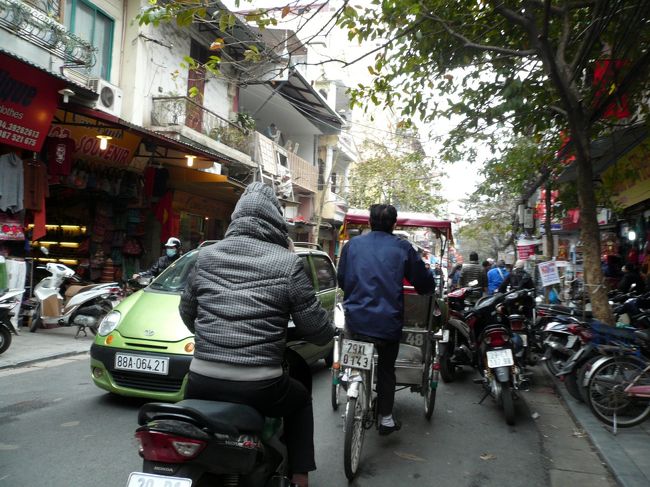 細い道路ではバイクや車の間を走るので怖かった〜！