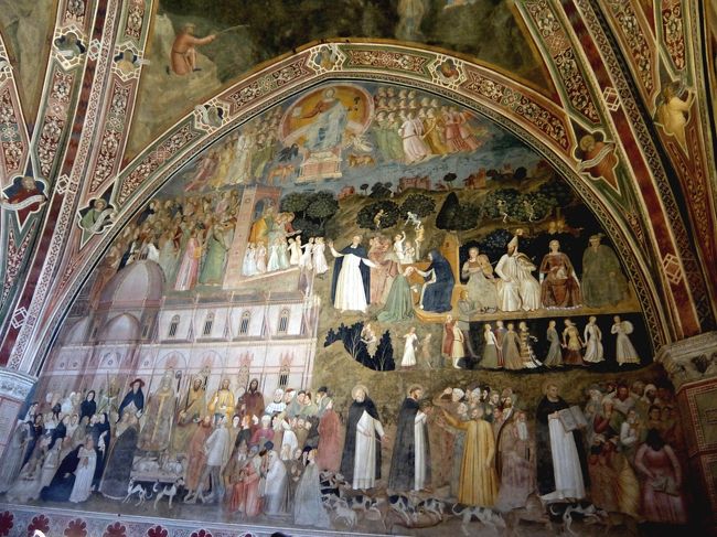 回廊の脇に「スペイン人の礼拝堂」があります。<br /><br />フレスコ画はアンドレア・ダ・フィレンツェの作品。<br />１３６６年頃の作品です。