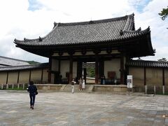 またまた、ナビで迷いながらも
無事、法隆寺に到着

駐車料金　500円

法隆寺、南大門