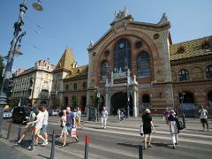 ２０分ほで歩いて、中央市場に到着
概観は素敵！市場には見えない