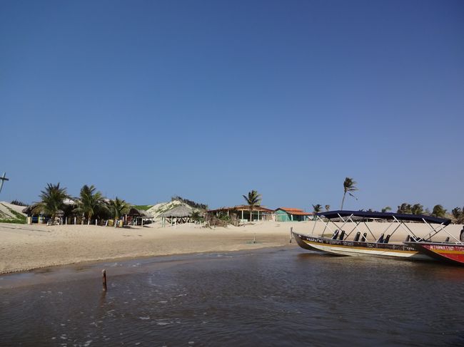 そろそろ出発の時間。<br /><br />レストランの隣にはシャワーがあるので、真水で体を流す。