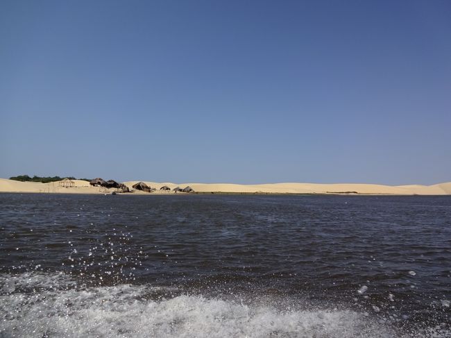 行きよりもハイスピードでバヘリーニャスへの町へと戻ります。<br />