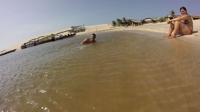 お会計を済ませて、食後は出発の時間まで川遊び。<br /><br />