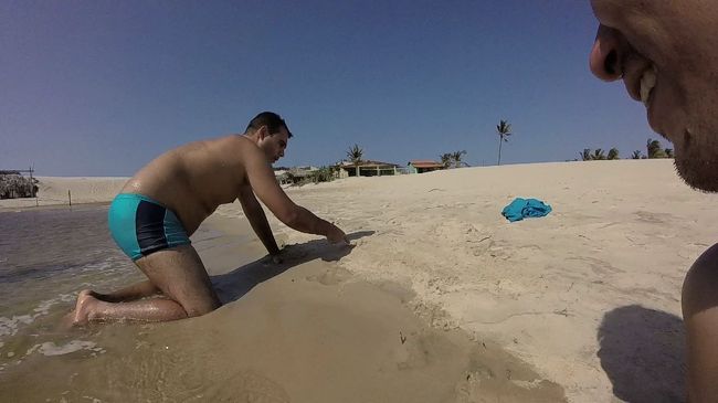 さっきの食事が日本円で2000円くらいだと言うと、桁の数に凄く驚いていた。<br /><br />あー、なるほど、ブラジルレアルと比べると、ゼロが２つくらい多くなるもんね。<br /><br />Netoさん、一生懸命計算中・・・（笑）