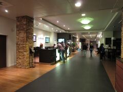 駅構内をひたすら南に進み、左手に出てすぐのところにある本日宿泊のLindner Hotel & City Lounge Antwerpenに到着しました。