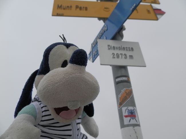 標高２９７３Ｍ！<br />(゜ロ゜)ｷﾞｮｴ！！<br /><br />そりゃー、なべなべのアソコも<br />縮みあがるわけなの・・・。