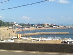 「三国サンセットビーチ」を通り過ぎると

この日から２泊お世話にになる「荒磯亭」です、、
http://www.arisotei.com/


※「三国サンセットビーチ」※
http://www.sunset-beach.net/
毎年行なわれる花火大会（2015年は8月11日開催）は北陸随一
遠浅のビーチで夕日も美しい